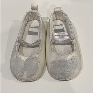 5 for $25 Carter’s White Flat 9-12 months